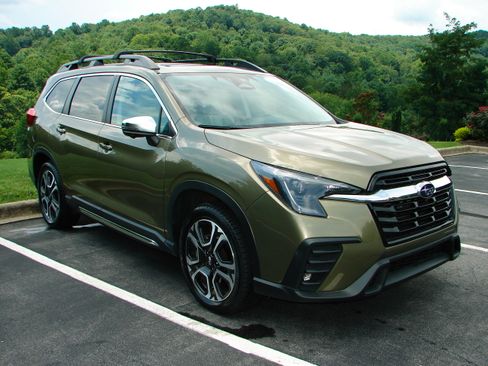 Used 2023 Subaru Ascent Limited 7-Passenger AWD/4WD image 18