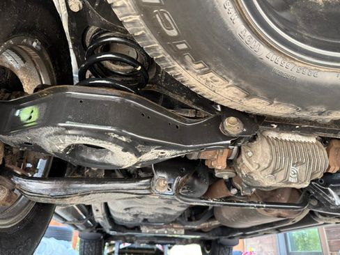 Used 2012 Nissan Pathfinder 4WD image 24