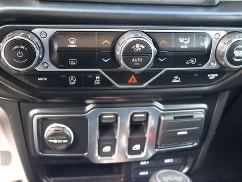 Used 2021 Jeep Wrangler Sport S image 30