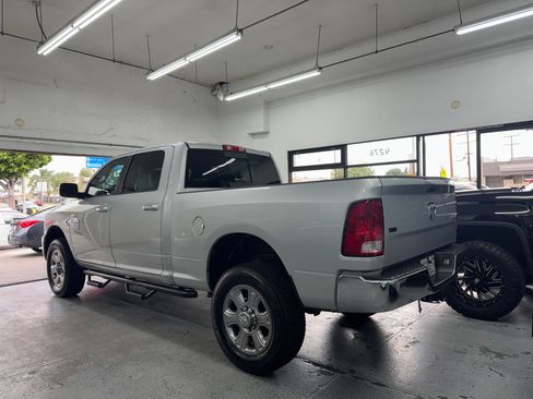 Used 2017 RAM 2500 SLT image 3