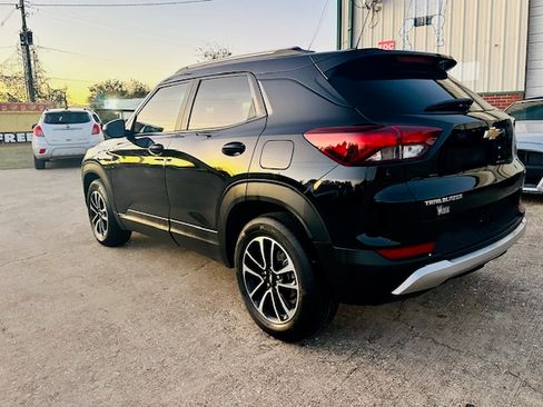 Used 2024 Chevrolet TrailBlazer LT image 4