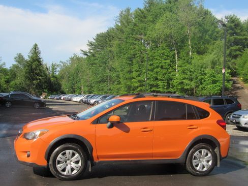 Used 2015 Subaru XV Crosstrek 2.0i Premium AWD/4WD image 2