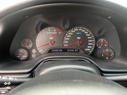 Used 1998 Chevrolet Corvette Coupe RWD image 21