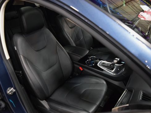 Used 2018 Ford Edge Titanium image 25