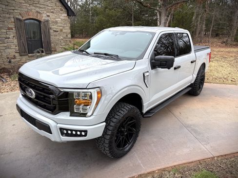 Used 2023 Ford F150 XLT image 1