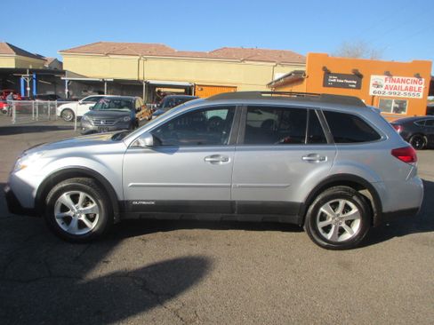 Used 2014 Subaru Outback 2.5i Limited image 1