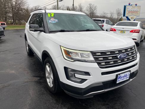 Used 2017 Ford Explorer 4WD XLT image 5