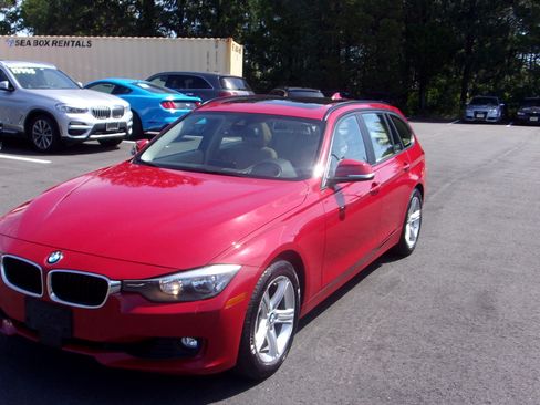 Used 2014 BMW 328i xDrive Wagon AWD/4WD image 16