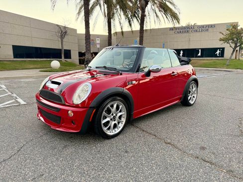 Used 2006 MINI Cooper w/ John Cooper Works Package FWD image 2