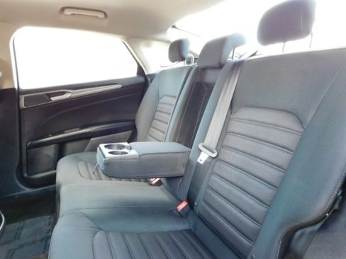 Used 2018 Ford Fusion SE image 19