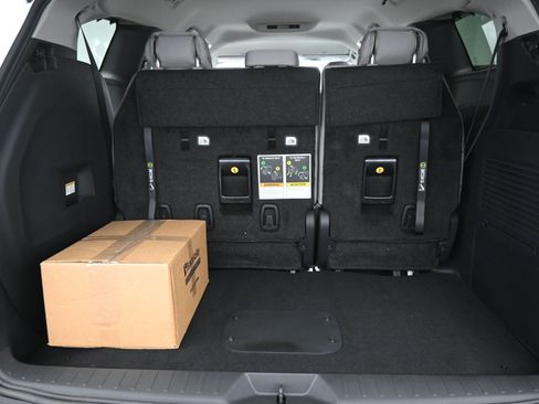 Used 2026 Toyota Sienna LE image 16