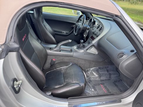 Used 2008 Pontiac Solstice GXP image 10