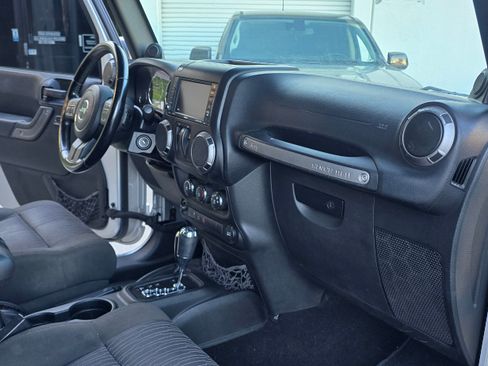 Used 2012 Jeep Wrangler Sport image 19
