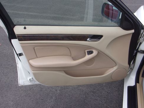 Used 2000 BMW 323i image 37