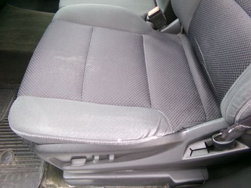 Used 2015 Chevrolet Silverado 1500 LT Z71 image 9