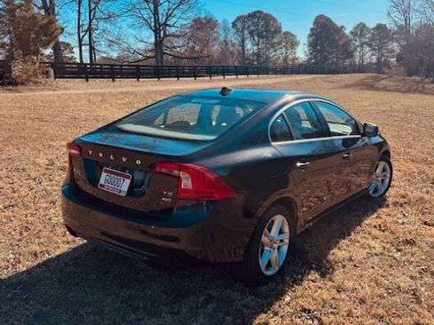 Used 2015 Volvo S60 T5 Platinum image 5