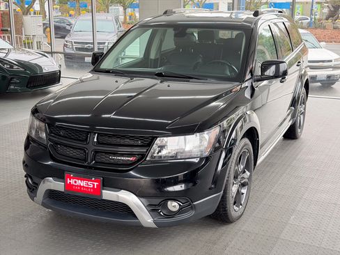 Used 2020 Dodge Journey Crossroad image 3