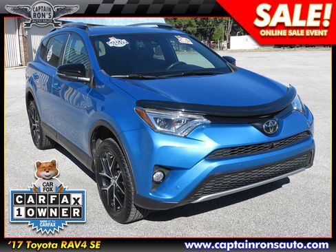 Used 2017 Toyota RAV4 SE image 1