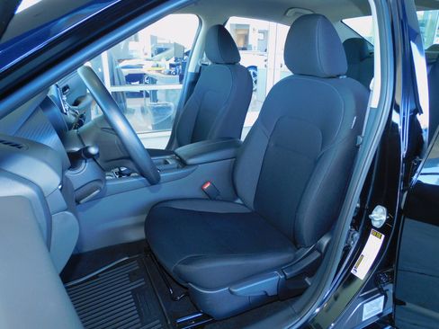 Used 2025 Nissan Sentra S image 17