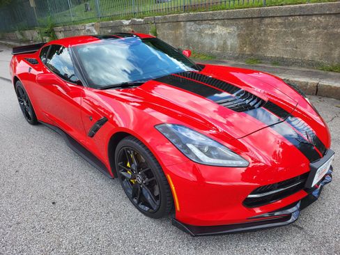 Used 2014 Chevrolet Corvette Stingray Coupe w/ Z51 2LT RWD image 3
