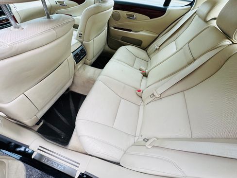 Used 2011 Lexus LS 460 image 8