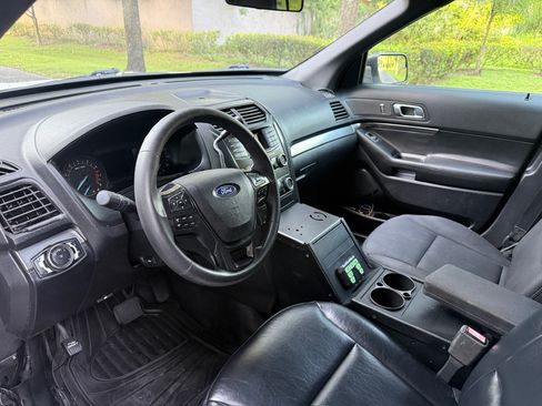 Used 2019 Ford Explorer 4WD Police Interceptor image 9