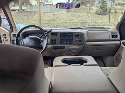 Used 2001 Ford F250 image 9