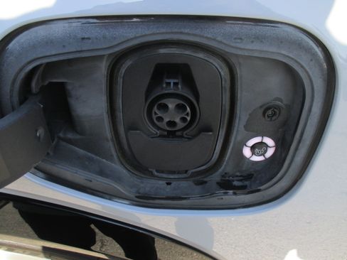 Used 2021 Ford Mustang Mach-E Premium RWD image 4