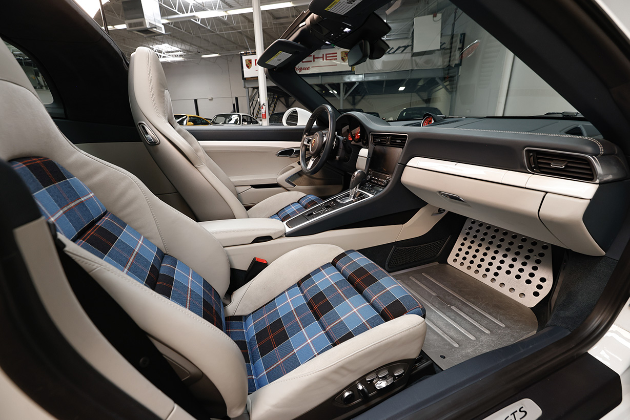 Used 2019 Porsche 911 Targa 4 GTS AWD/4WD image 10