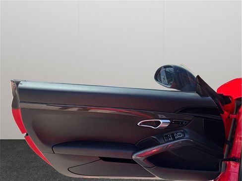 Used 2018 Porsche 911 Targa 4 GTS image 21