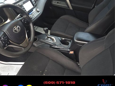 Used 2014 Toyota RAV4 XLE image 18