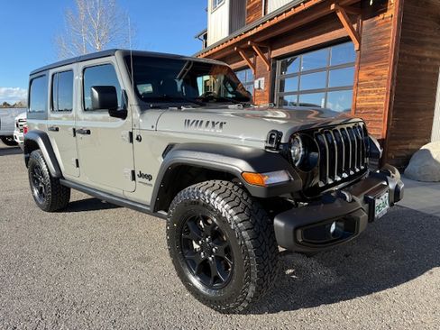 Used 2022 Jeep Wrangler Unlimited Willys image 7