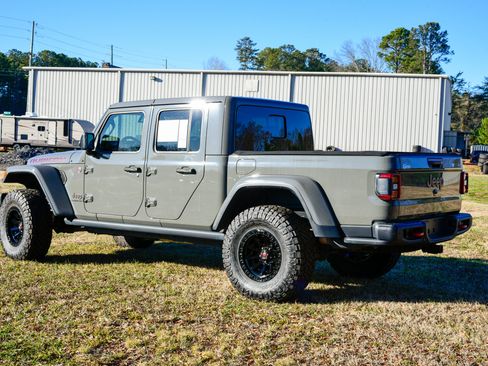 Used 2020 Jeep Gladiator Rubicon image 3