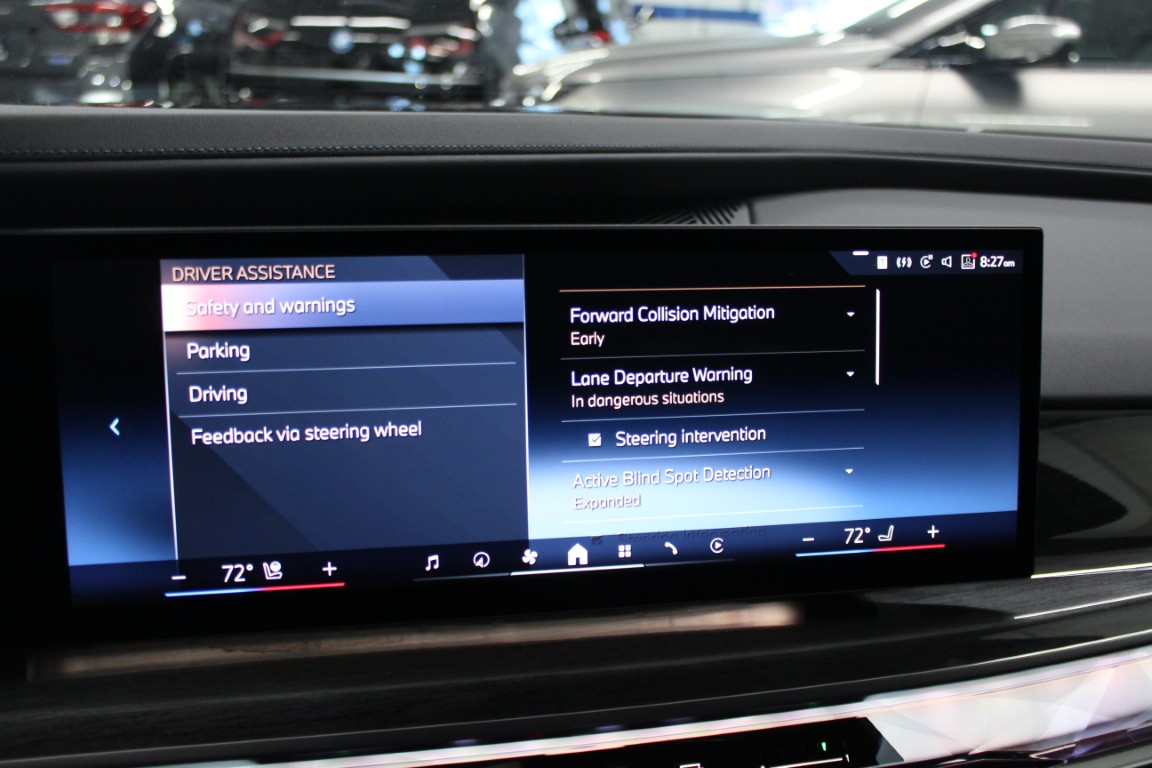 Used 2024 BMW i7 xDrive60 AWD/4WD image 24