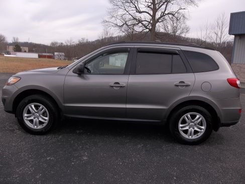 Used 2011 Hyundai Santa Fe GLS image 2