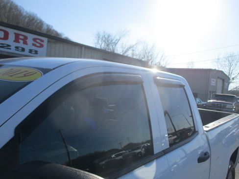 Used 2019 Chevrolet Silverado 1500 LD image 9