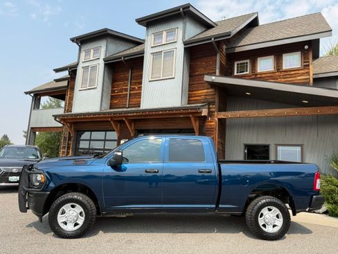 Used 2023 RAM 2500 4x4 Crew Cab Tradesman image 2