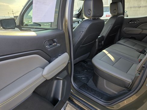 Used 2025 Chevrolet Colorado ZR2 image 13