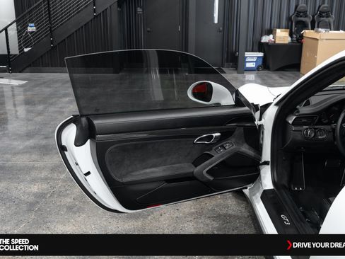 Used 2018 Porsche 911 GT3 image 9