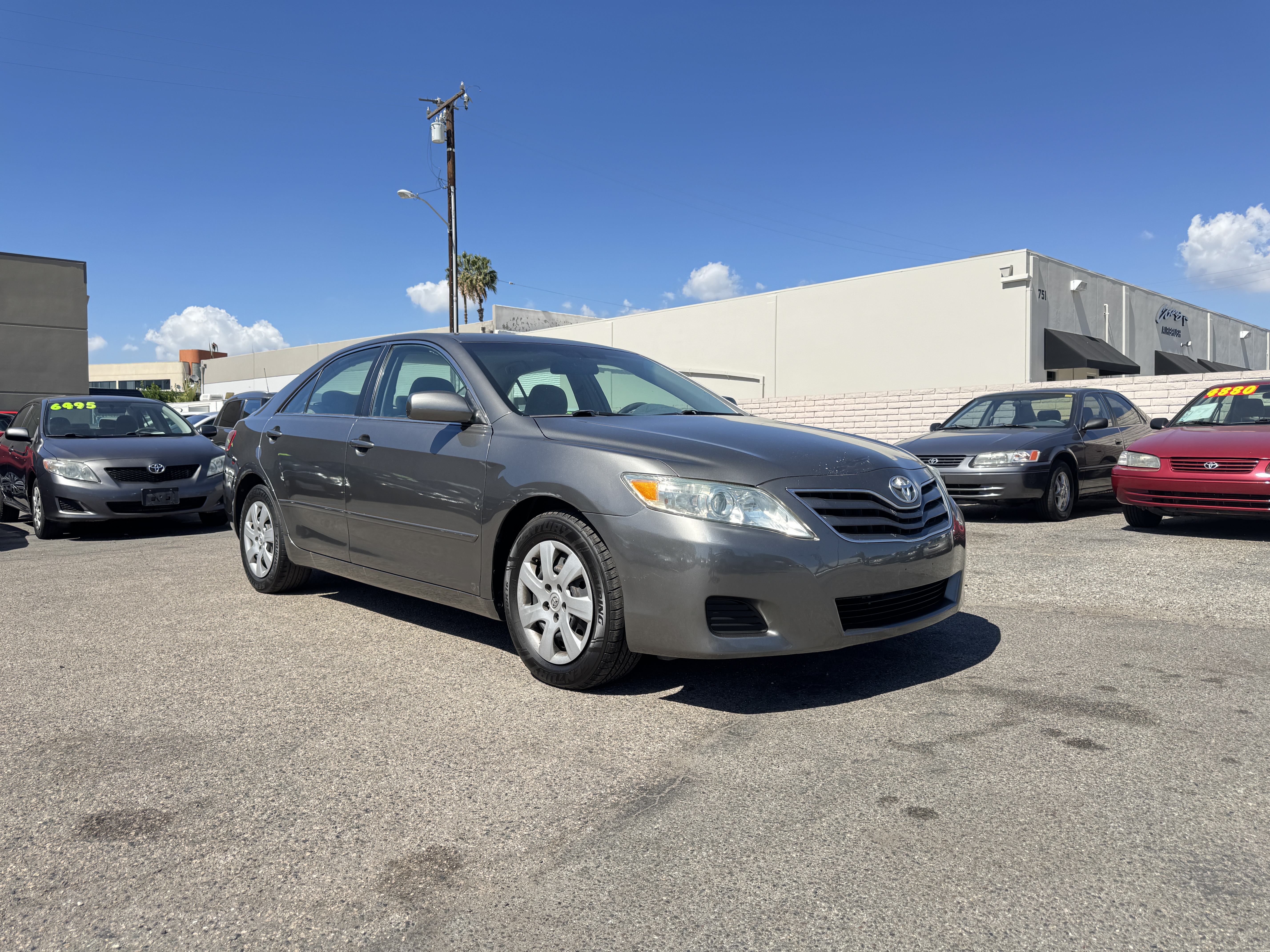 Used 2011 Toyota Camry LE FWD image 11