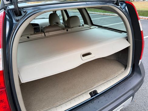 Used 2005 Volvo XC70 image 41