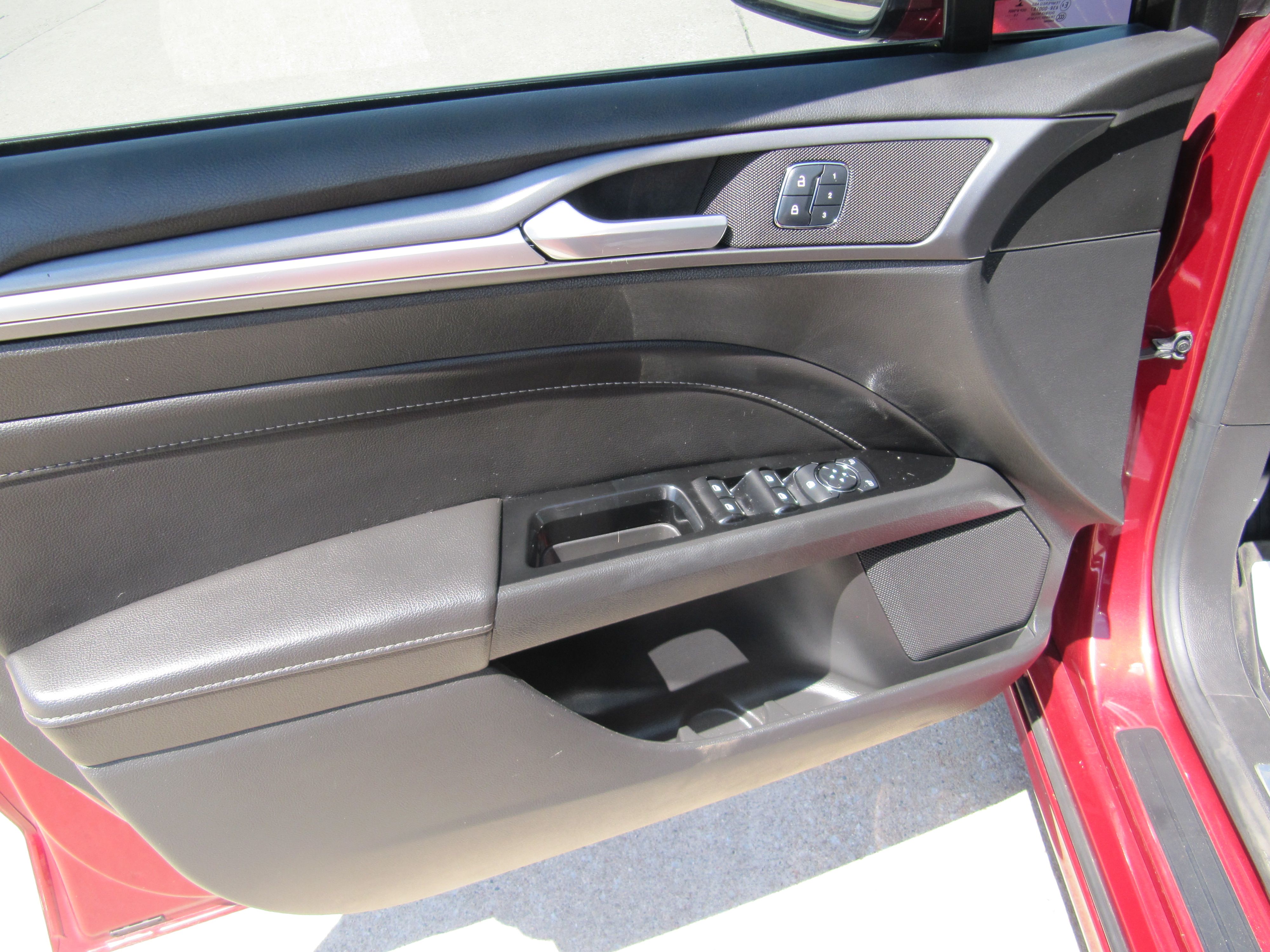 Used 2015 Ford Fusion Titanium AWD image 8