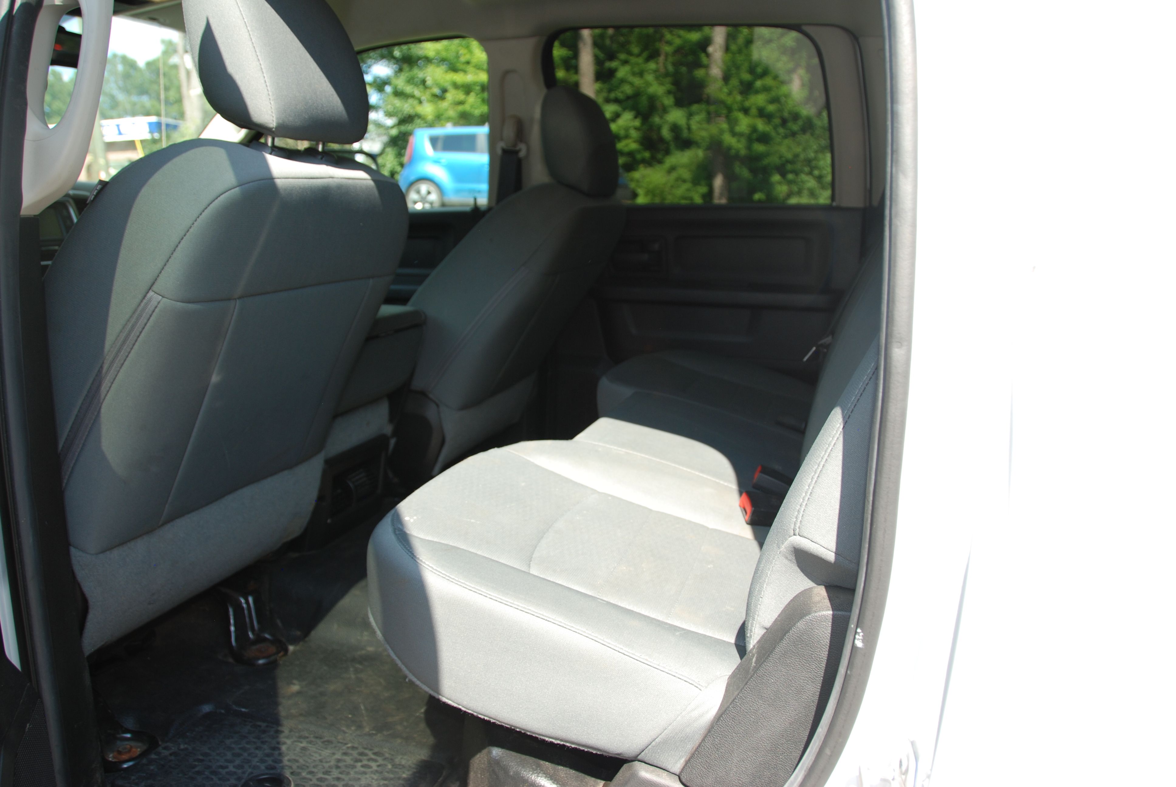 Used 2016 RAM 3500 4x4 Crew Cab ST DRW image 16