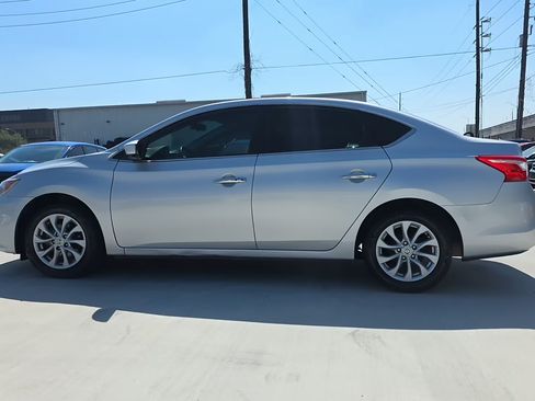 Used 2019 Nissan Sentra SV image 2