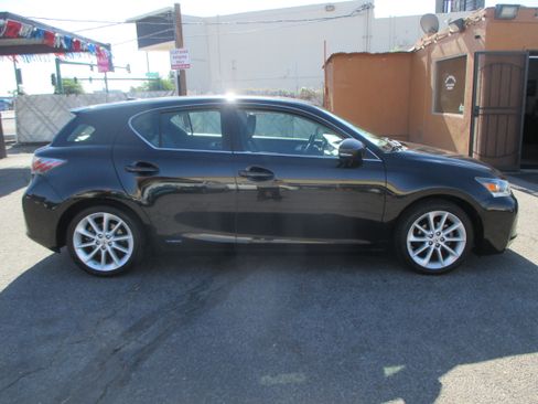 Used 2013 Lexus CT 200h CT 200h Hatchback 4D FWD image 2