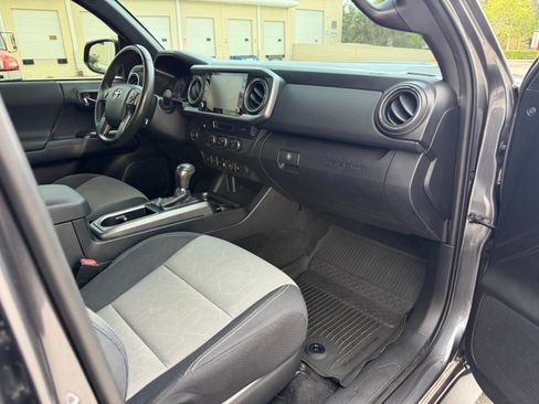 Used 2021 Toyota Tacoma TRD Sport RWD image 90
