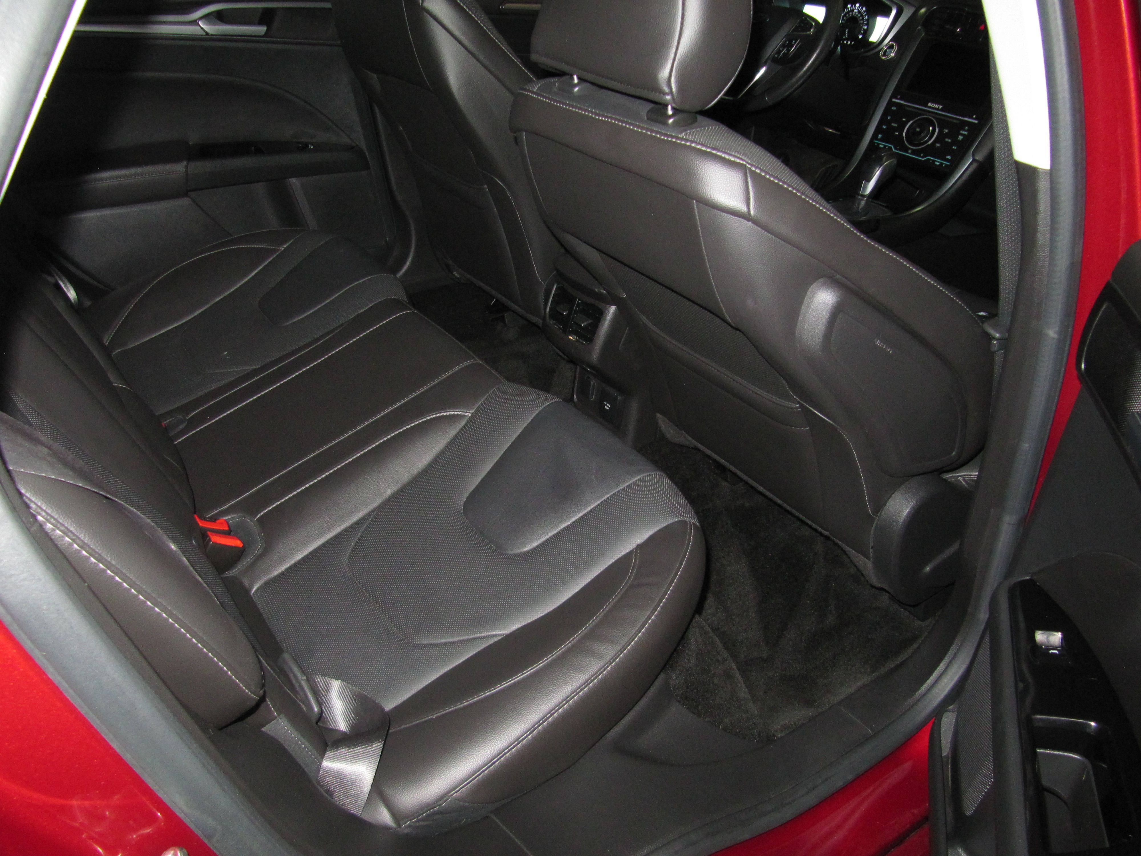 Used 2015 Ford Fusion Titanium AWD image 22
