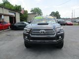 Used 2017 Toyota Tacoma TRD Sport image 3