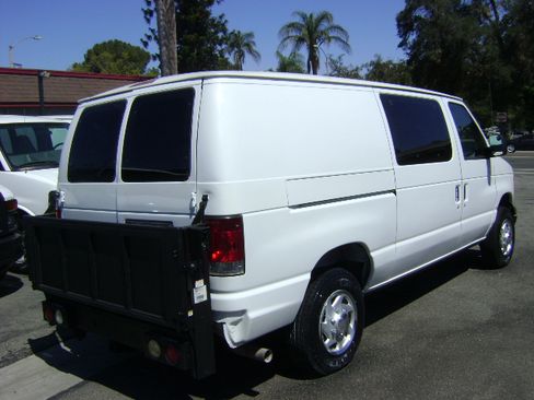 Used 2005 Ford E-250 and Econoline 250 UNAVAIL RWD image 7