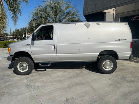 Used 2003 Ford E-350 and Econoline 350 image 6